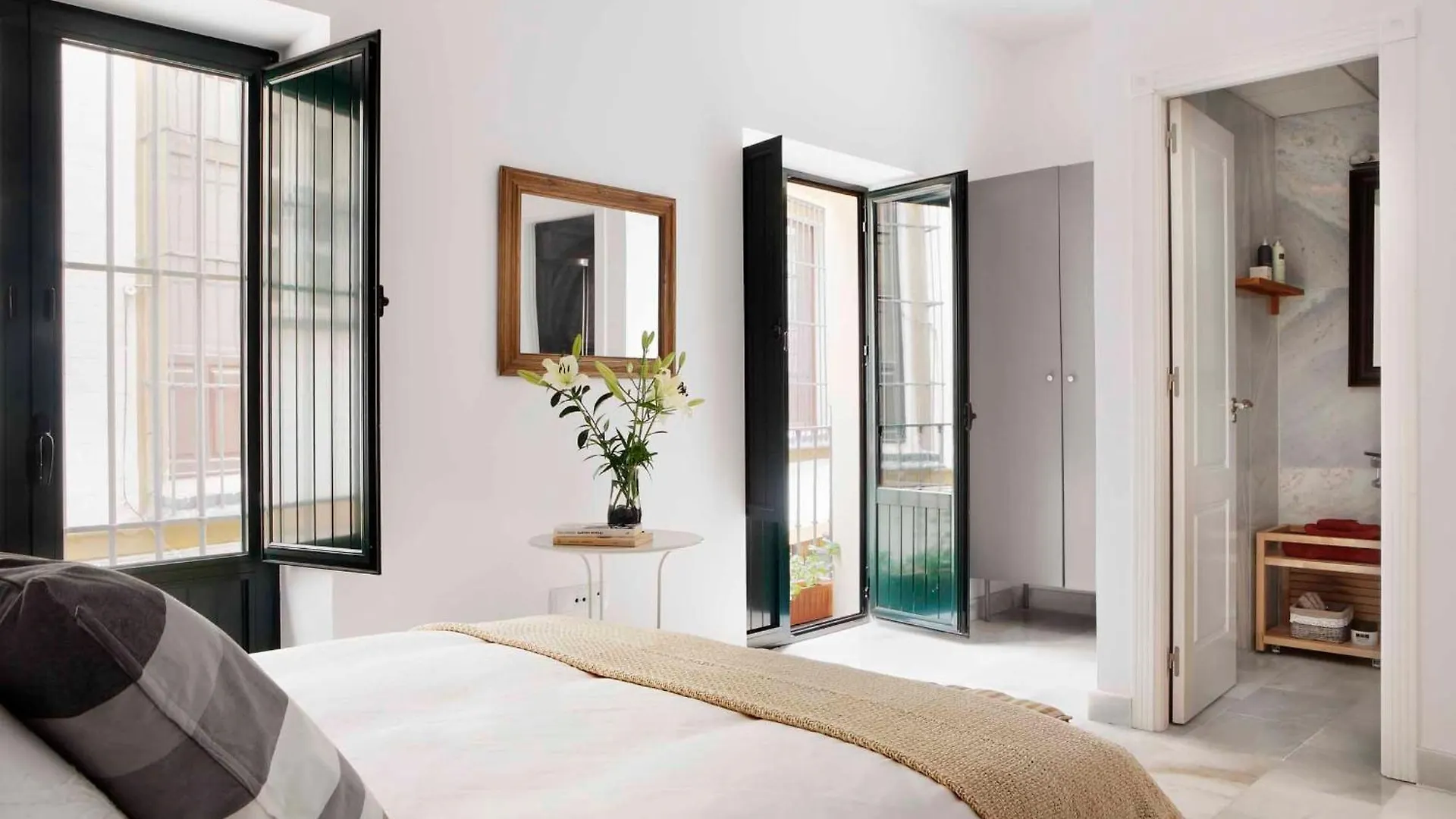 Apartamentos Mariscal Seville