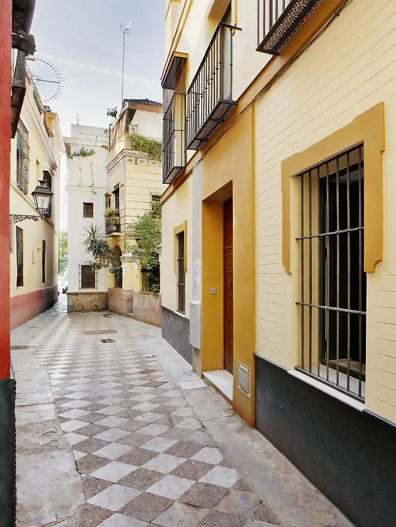 Apartamentos Mariscal Seville Apartment