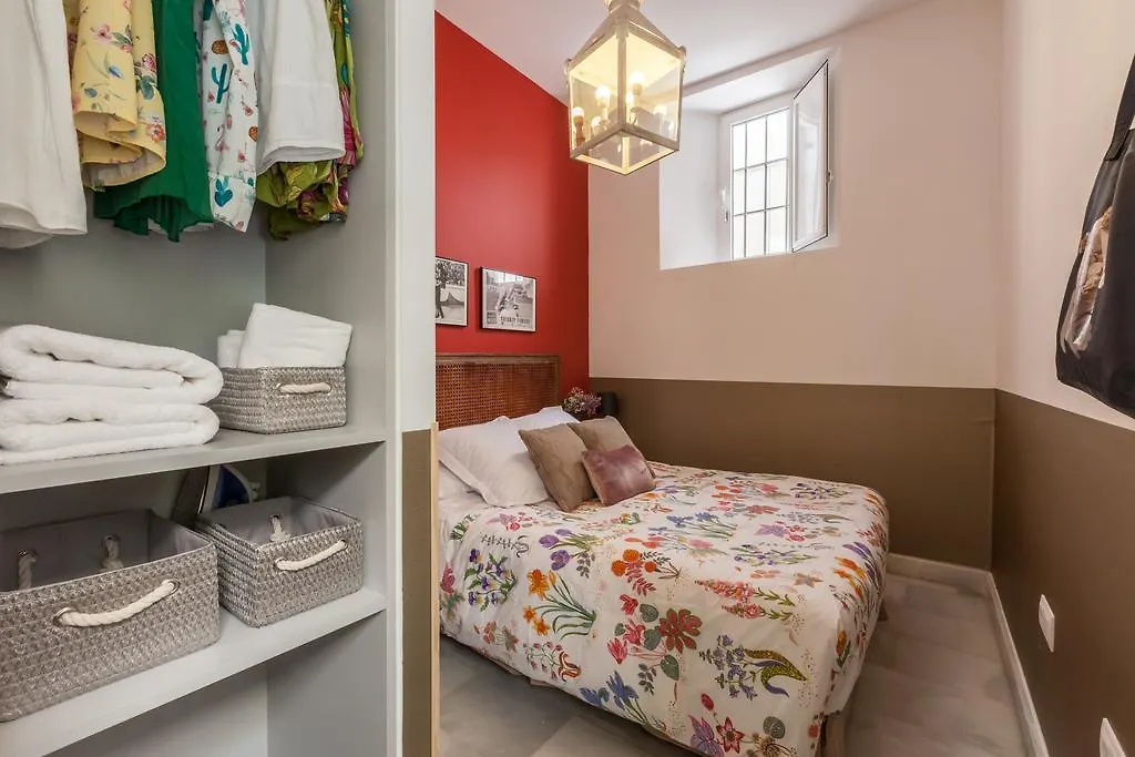 Apartamentos Mariscal Sevilla 0*,  España