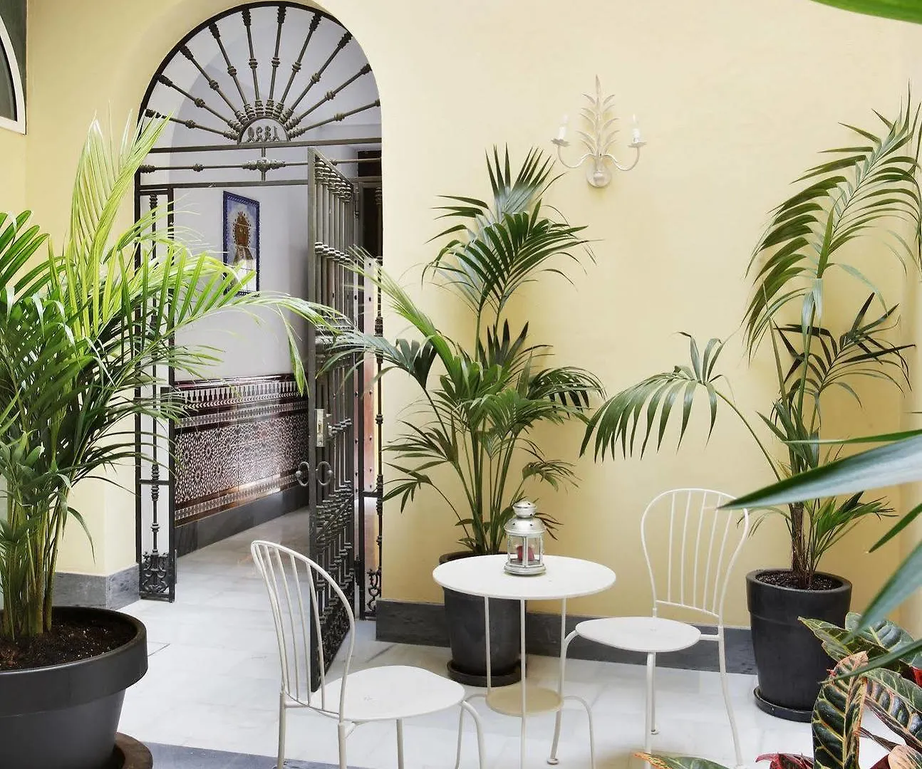 Apartment Apartamentos Mariscal Seville Spain